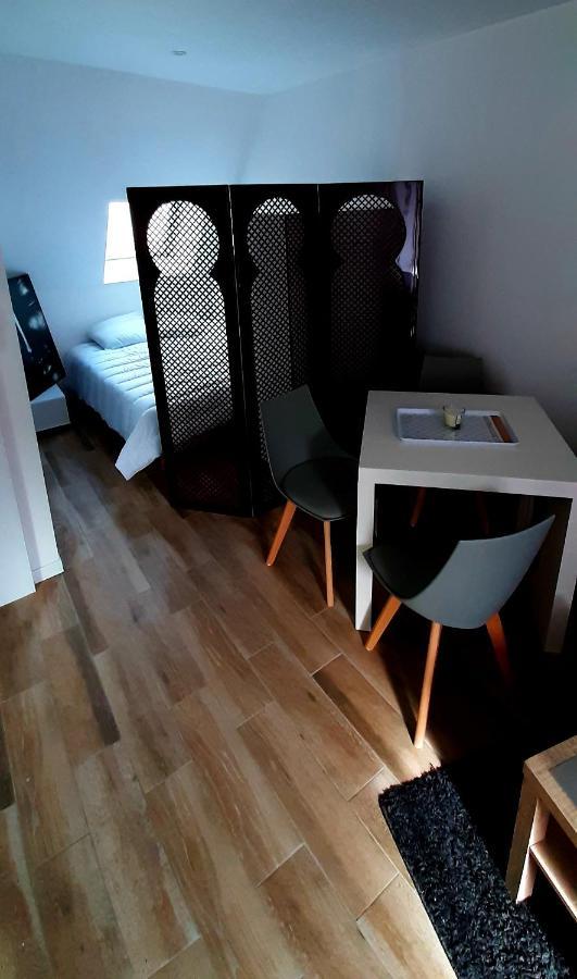 Charmant Studio Au Coeur De Sens Apartman Kültér fotó